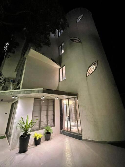 The Luxury Villa Лонавала Екстериор снимка